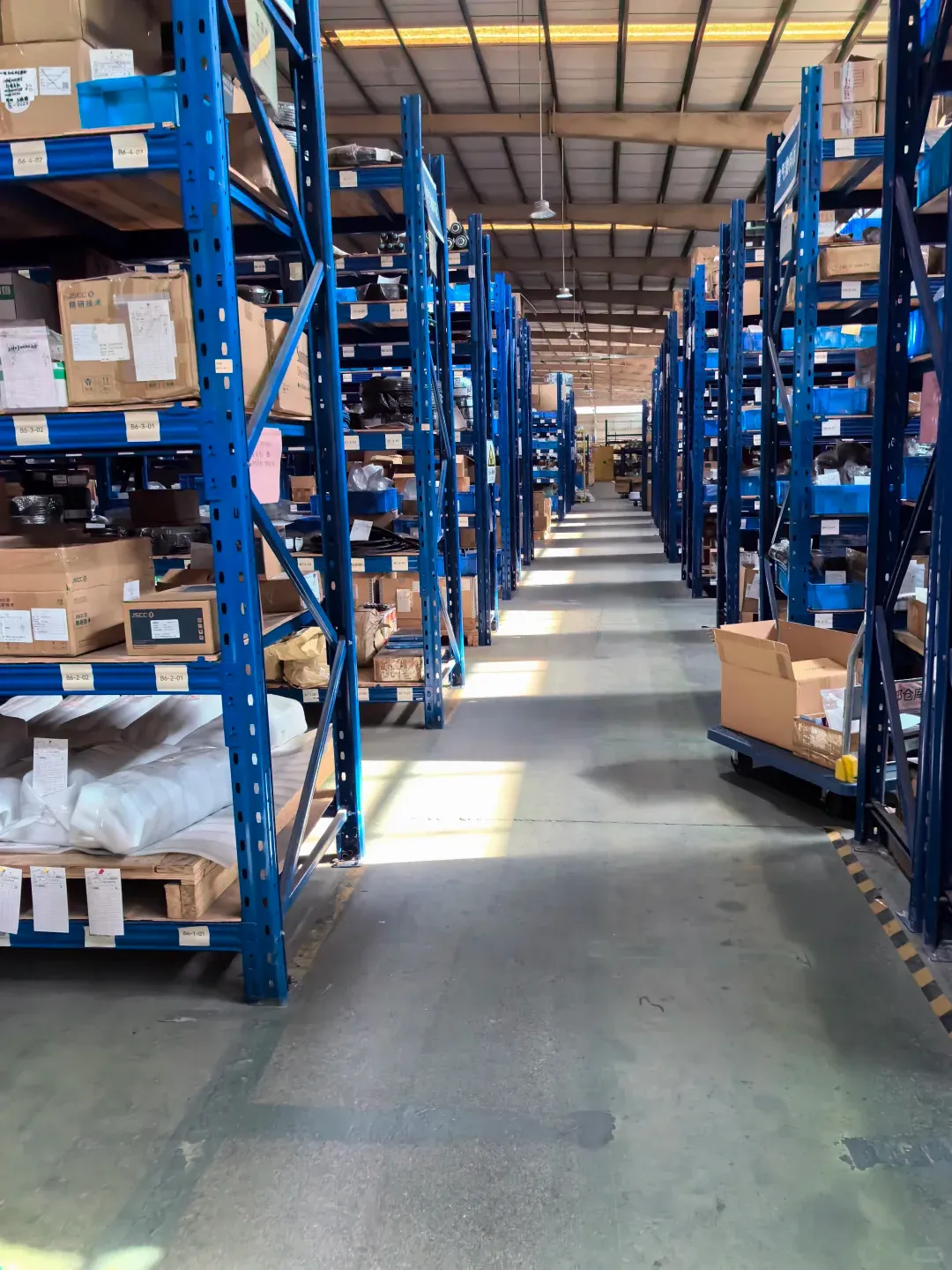 EasyHousework warehouse in Guangzhou for mixed-order consolidation